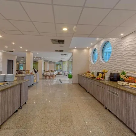 Kamenec Hotell 4*