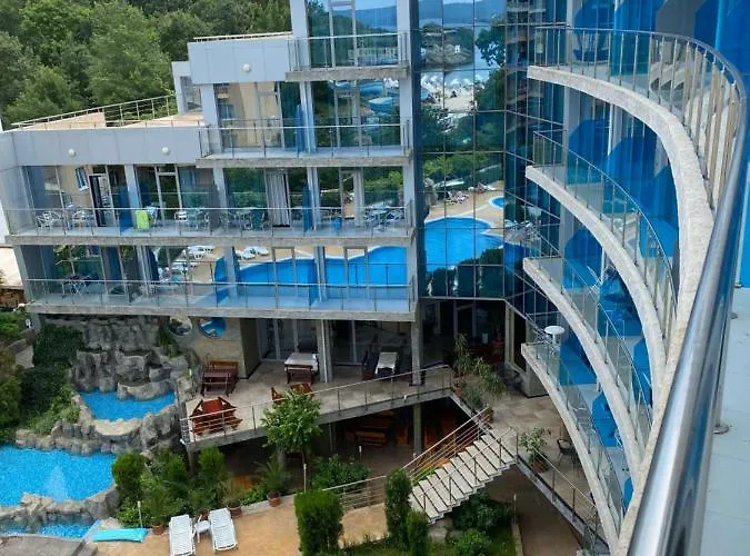 Szálloda Kamenec 4*